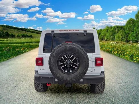 Used 2022 Jeep Wrangler Unlimited Rubicon w/ LED Lighting Group AWD/4WD image 5