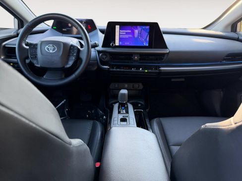 Used 2023 Toyota Prius XLE FWD image 11