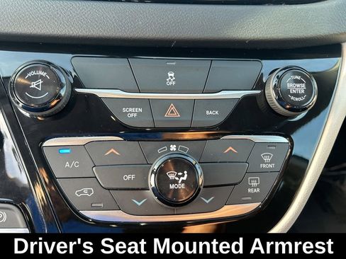 Used 2017 Chrysler Pacifica LX FWD image 36
