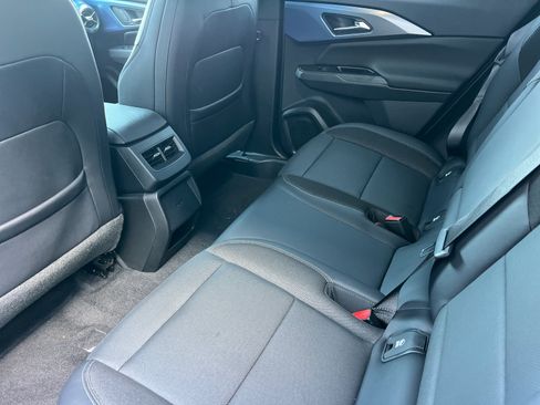 Used 2024 Chevrolet Equinox EV LT FWD image 12