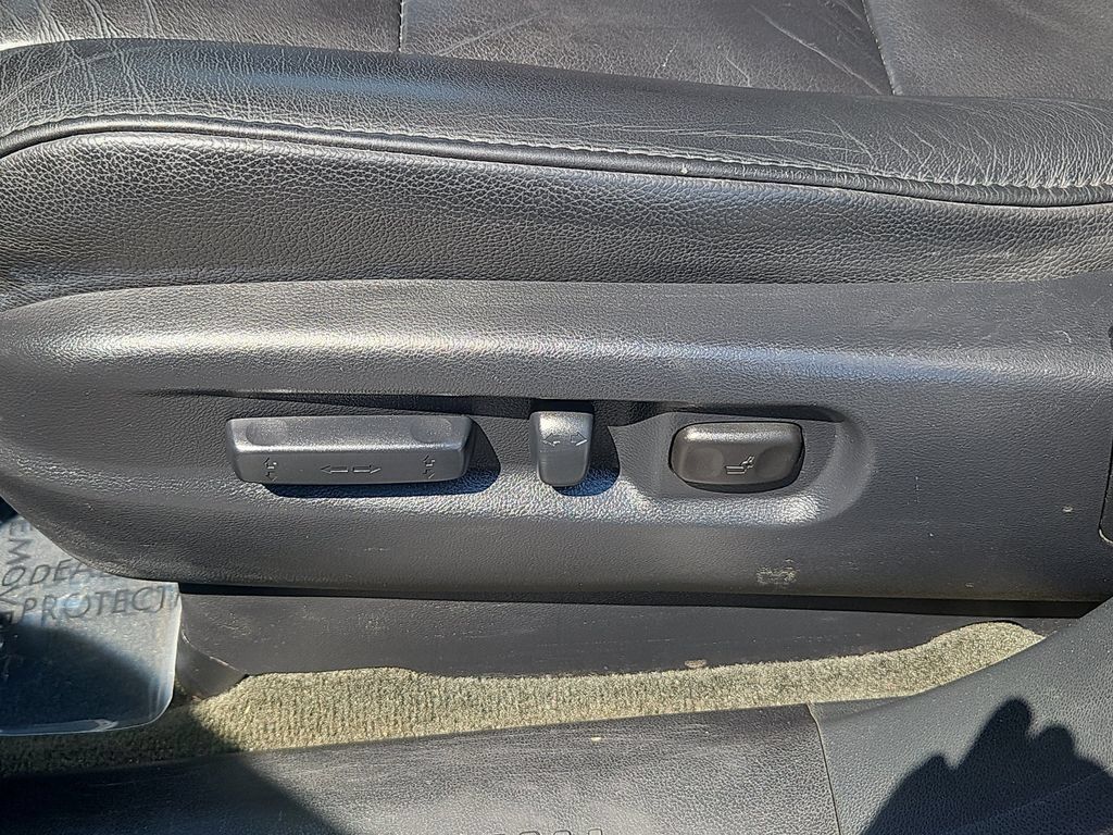 Used 2014 Honda Pilot Touring image 16