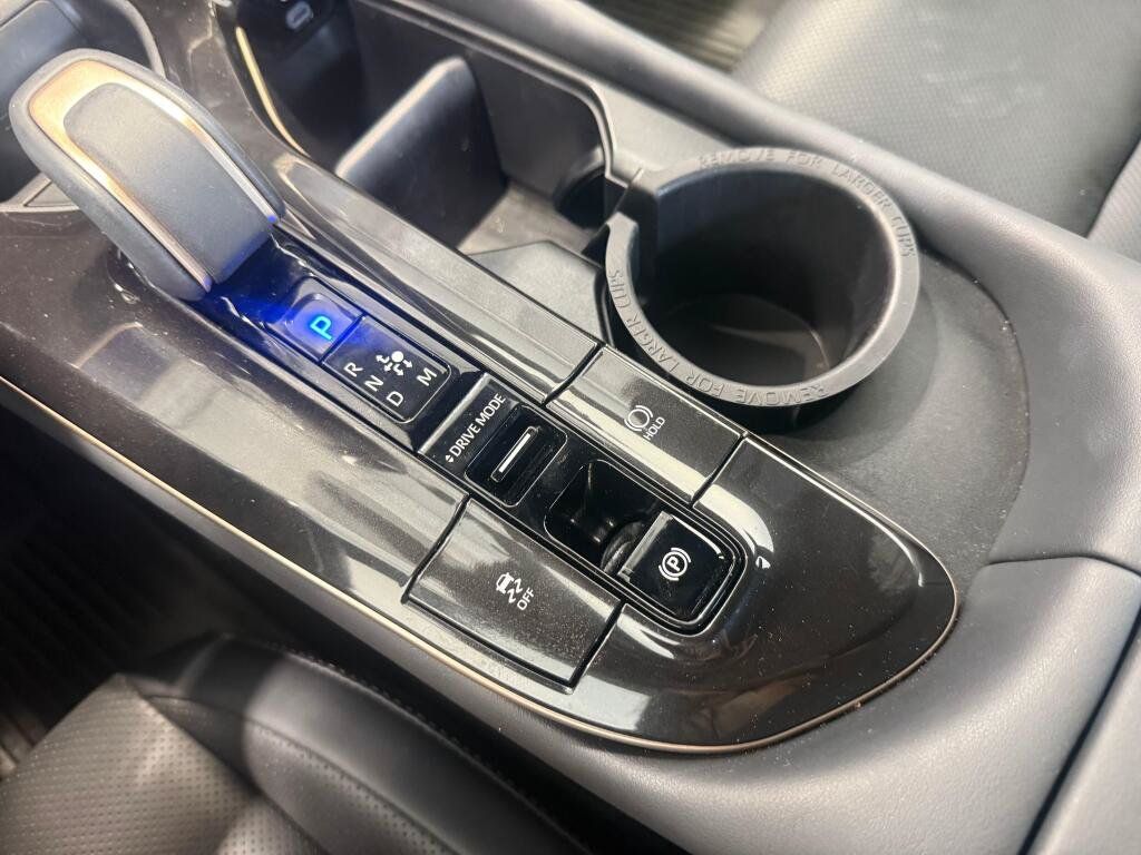 Certified 2024 Toyota Crown Platinum AWD/4WD image 31