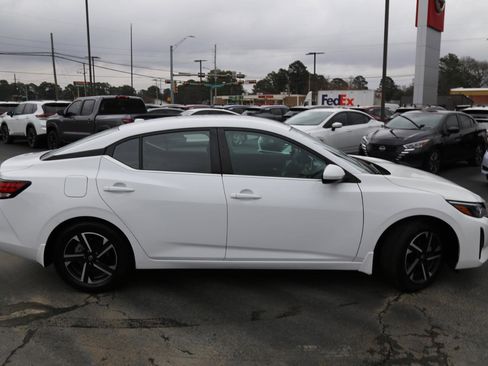 Used 2024 Nissan Sentra SV image 5