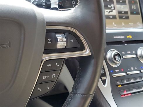 Used 2019 Lincoln Nautilus Select image 21