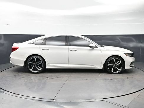 Used 2018 Honda Accord Sport image 4