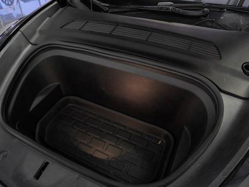 Used 2021 Tesla Model Y Long Range image 54