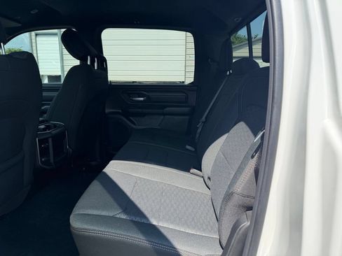 Used 2026 RAM 1500 Express AWD/4WD image 32