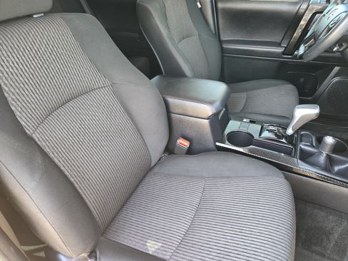Used 2022 Toyota 4Runner TRD Off-Road AWD/4WD image 10