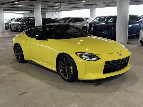 Used 2023 Nissan Z w/ Floor Mat Package (L93) RWD image 2