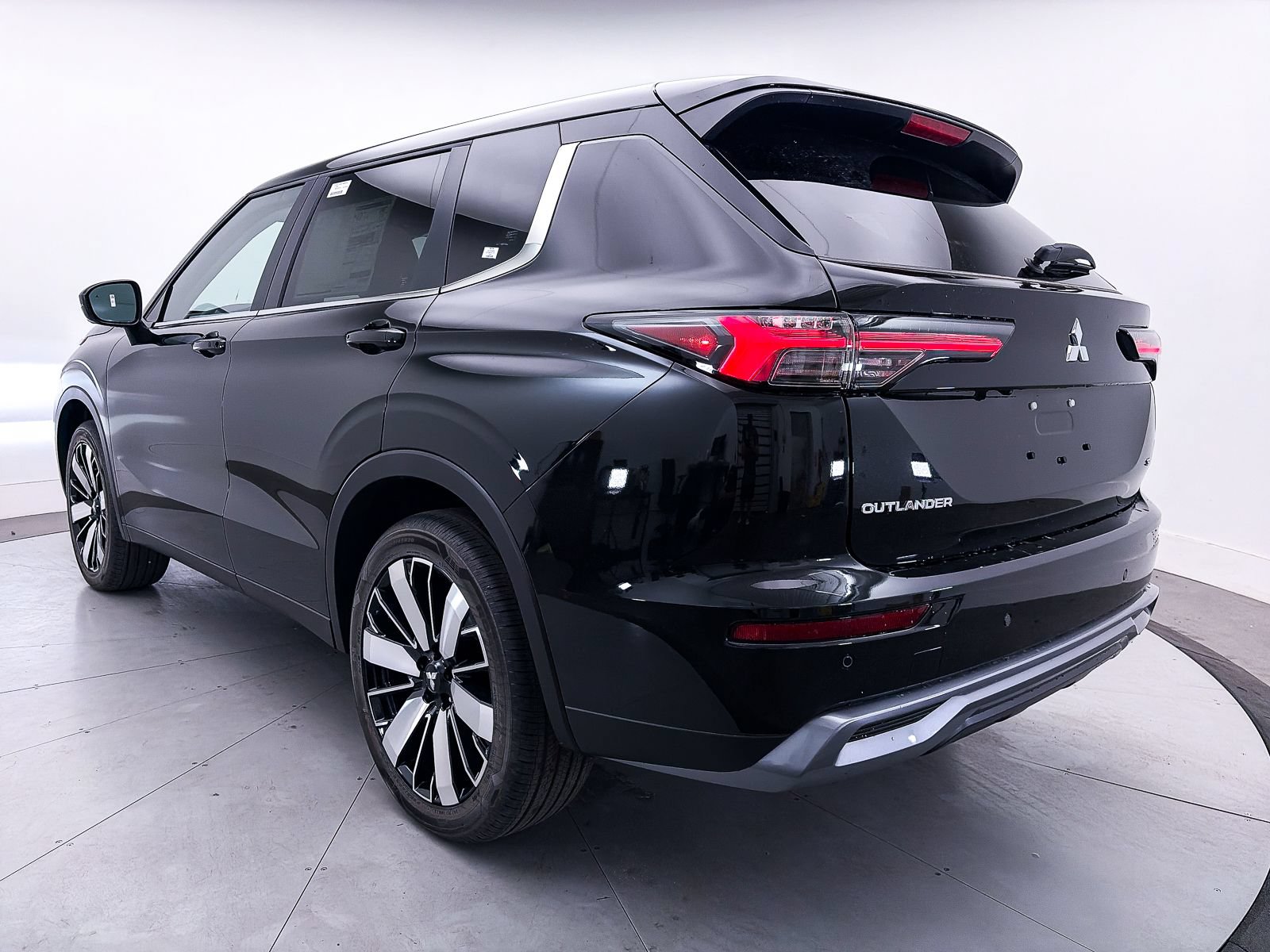 Used 2026 Mitsubishi Outlander SE AWD/4WD image 5