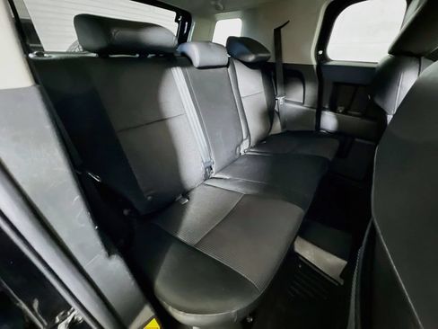 Used 2014 Toyota FJ Cruiser 4WD w/ Convenience Package image 23