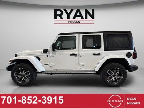 Used 2024 Jeep Wrangler Unlimited AWD/4WD image 14