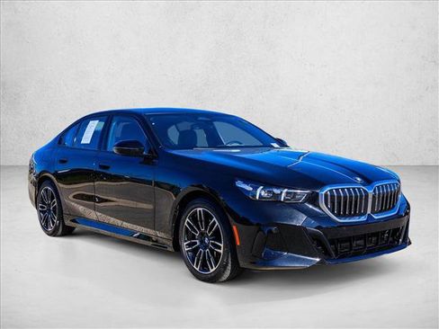 Used 2026 BMW 530i xDrive AWD/4WD image 3