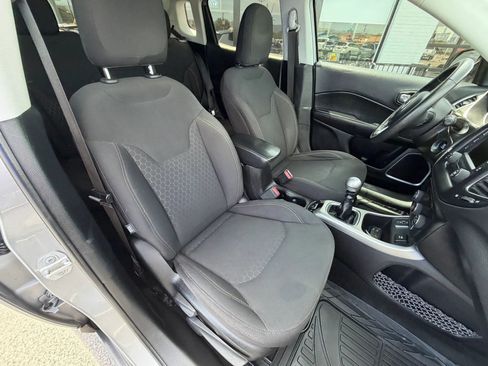 Used 2018 Jeep Compass Sport FWD image 12