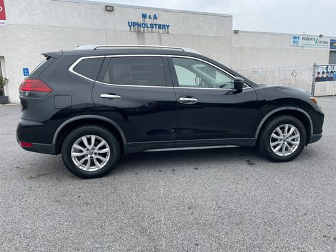 Used 2018 Nissan Rogue SV w/ Sun & Sound Touring Package AWD/4WD image 3