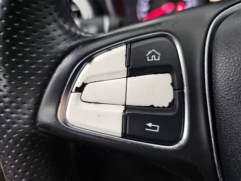 Used 2015 Mercedes-Benz C 300 Sedan image 20