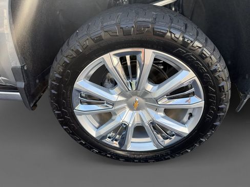 Used 2023 Chevrolet Silverado 1500 High Country w/ High Country Premium Package AWD/4WD image 16
