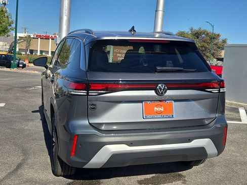 Certified 2025 Volkswagen Tiguan S FWD image 9