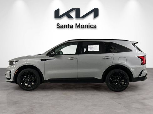 Certified 2022 Kia Sorento SX image 2