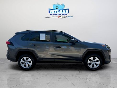 Used 2020 Toyota RAV4 LE FWD image 6