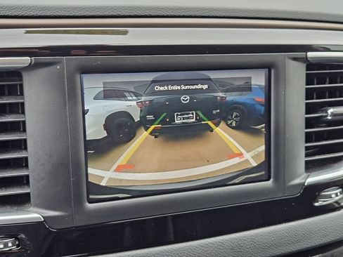 Used 2022 Chrysler Voyager LX FWD image 19