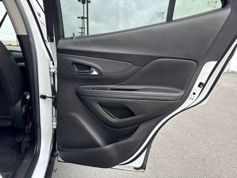 Used 2021 Buick Encore Preferred image 28