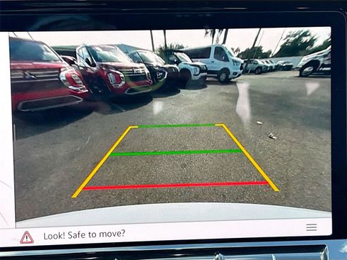 Used 2025 Volkswagen Atlas SE image 14