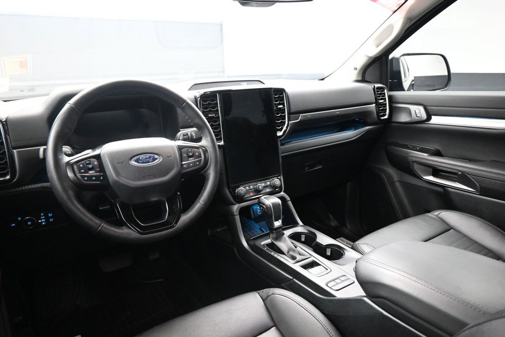 Used 2025 Ford Ranger Lariat w/ FX4 Off-Road Package AWD/4WD image 9