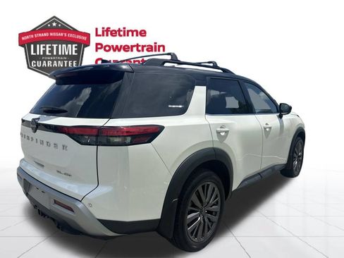 Certified 2024 Nissan Pathfinder SL w/ SL Premium Package AWD/4WD image 8