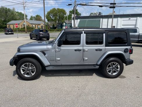 Used 2021 Jeep Wrangler Unlimited Sahara AWD/4WD image 8