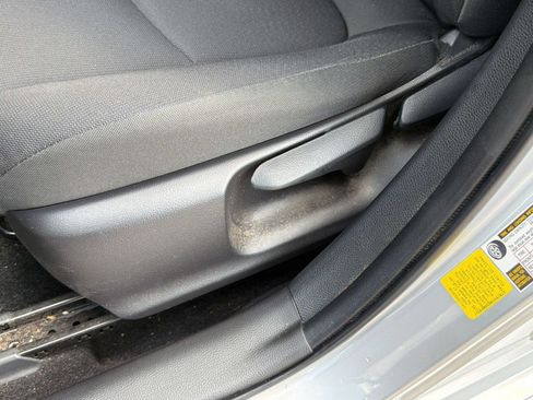Used 2022 Toyota Corolla LE FWD image 14