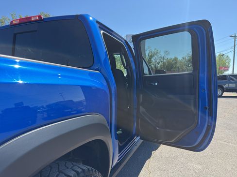 Used 2025 Nissan Frontier PRO-4X image 21