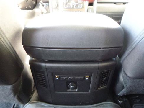 Used 2015 RAM 3500 Laramie w/ Convenience Group AWD/4WD image 20