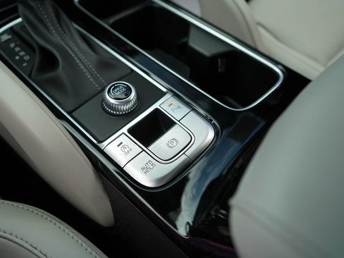 Used 2025 Kia Telluride S FWD image 30