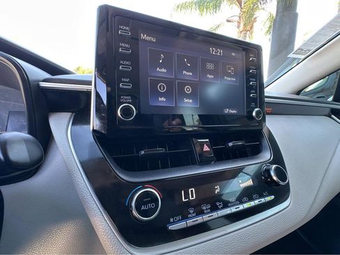 Used 2020 Toyota Corolla LE w/ Carpet Mat Package (TMS) image 5