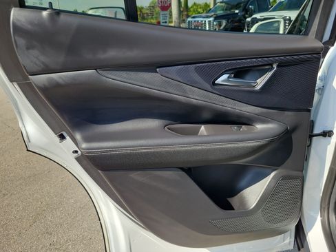 Used 2025 Chevrolet Blazer EV LT AWD/4WD image 23