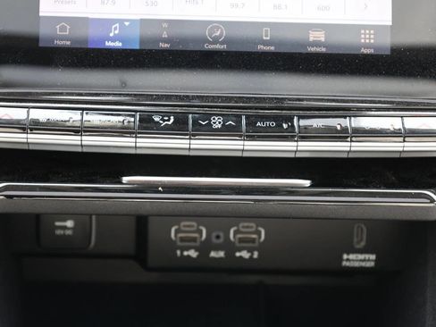 Used 2022 Jeep Wagoneer Series III w/ Premium Group I image 22