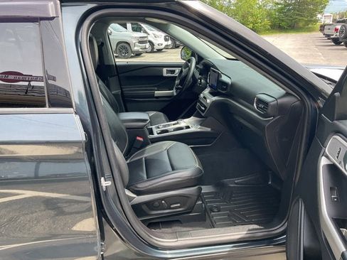 Certified 2022 Ford Explorer XLT w/ Equipment Group 202A AWD/4WD image 30