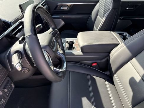 Used 2025 GMC Sierra EV Denali AWD/4WD image 19