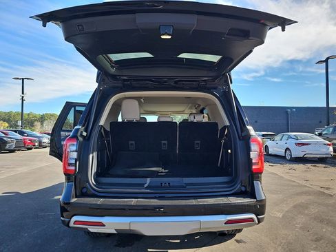 Used 2024 Ford Expedition Limited image 15