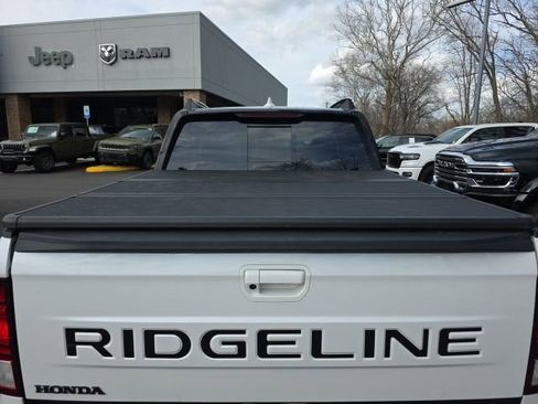 Used 2025 Honda Ridgeline Black Edition image 30