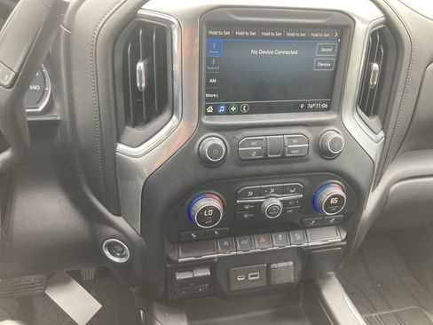 Used 2019 Chevrolet Silverado 1500 LT Trail Boss AWD/4WD image 15
