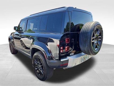 Used 2025 Land Rover Defender 110 S AWD/4WD image 4