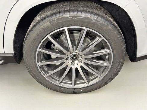 New 2026 Mercedes-Benz GLS 580 4MATIC image 35