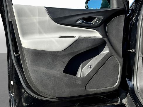 Used 2024 Chevrolet Equinox LT image 16