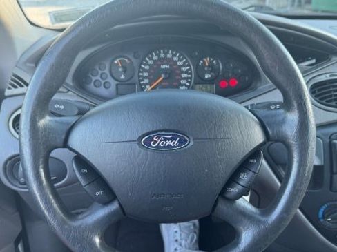 Used 2003 Ford Focus SE image 8