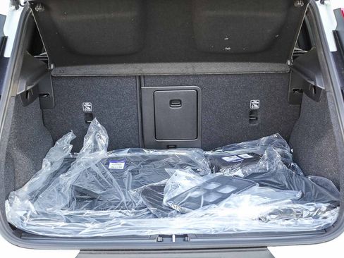 New 2026 Volvo XC40 B5 Plus w/ Protection Package Premier image 25