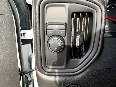 Used 2024 Chevrolet Silverado 1500 Custom image 64