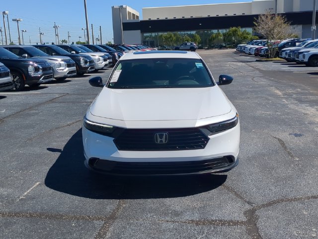 Used 2025 Honda Accord SE image 2