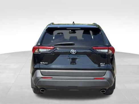 Used 2022 Toyota RAV4 XLE w/ Convenience Package AWD/4WD image 6